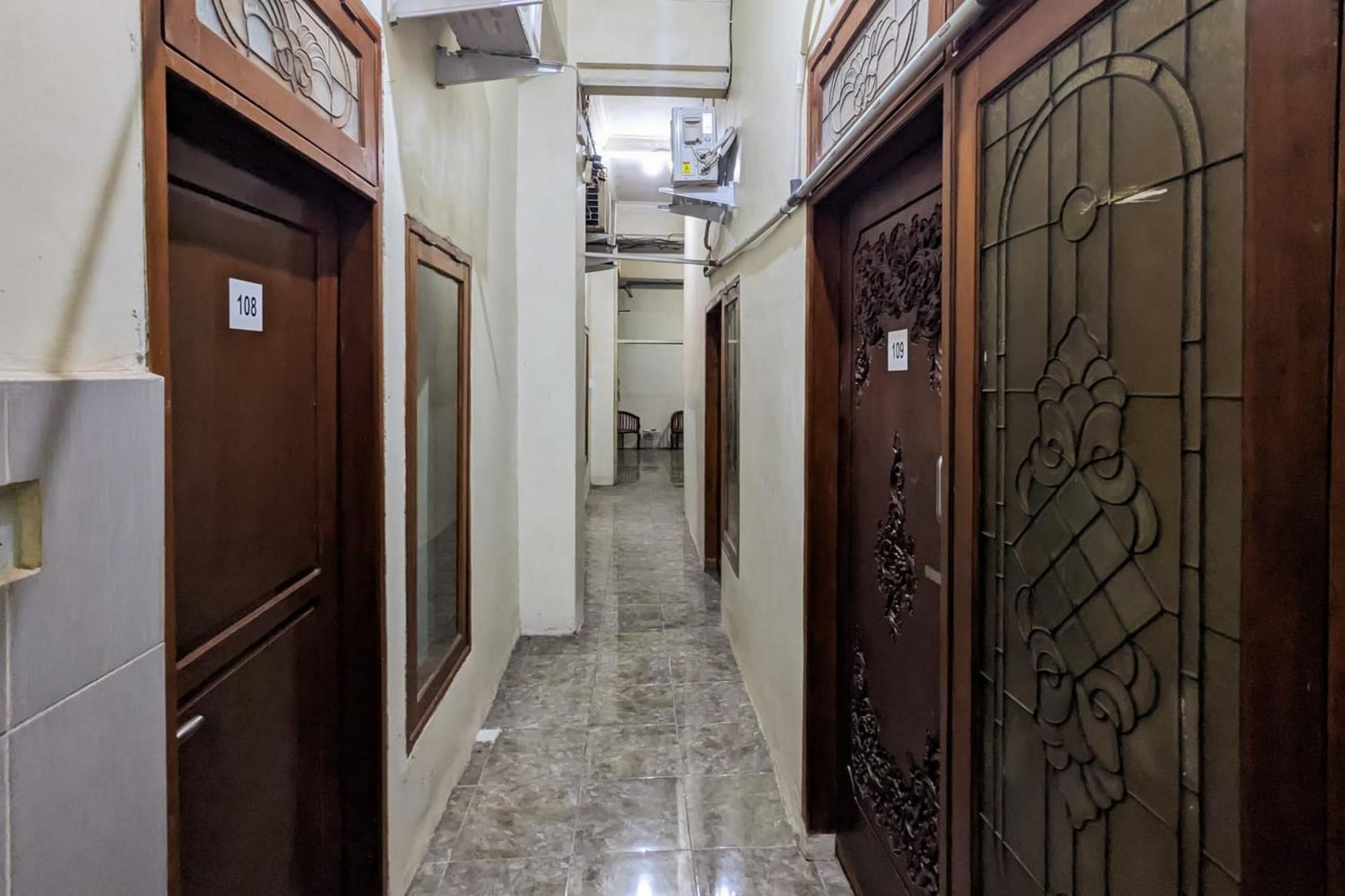 Hotel Redisa Redpartner Near Rs Saiful Anwar