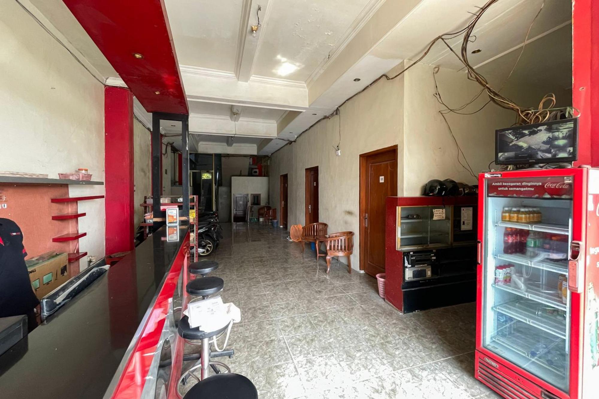 Redisa Redpartner Near Rs Saiful Anwar Hotel 2*